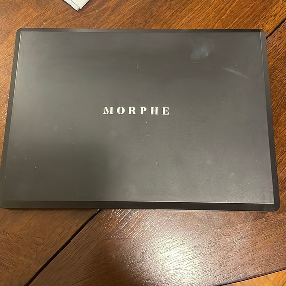 New Morphe Eyeshadow Palette - Picture 2 of 3